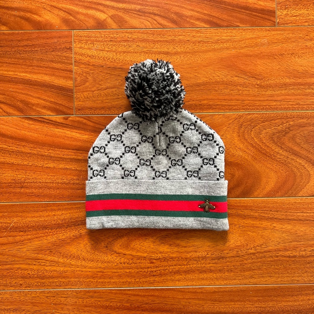 Gucci Kids Hat with Pom-Pom in Gray and Red